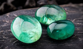 翡翠的种水怎么看啊 如何判断翡翠的种水