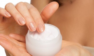面霜为什么很油腻(面霜为什么那么油腻)