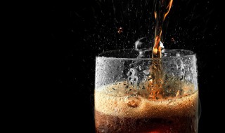 可乐冰冻后为什么会爆炸（为什么可乐冻成冰后会爆炸）