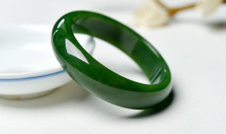 玉石翡翠手镯（玉石翡翠手镯大全）