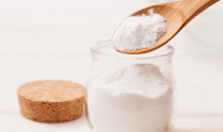 用小苏打和白醋清洗衣服有用吗（用白醋和小苏打清洗衣物）