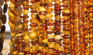 蜜蜡什么样的成色最好（带皮蜜蜡什么样的成色最好）