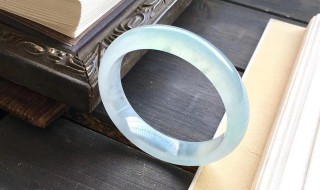白翡翠手镯价格 白质玉手镯价格