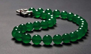 翡翠项链什么寓意（翡翠手链的寓意）