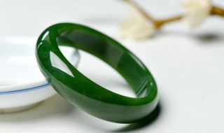 玛瑙手镯一般多少钱（玛瑙手镯一般多少钱一只）