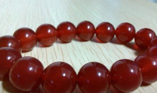 红玛瑙手链寓意什么(红玛瑙手链寓意什么本命年)