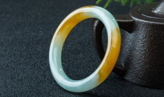 白色翡翠手镯（糯种白色翡翠手镯）