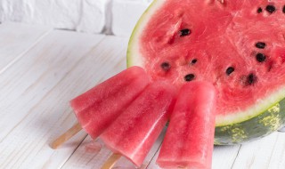 西瓜夏天常温能放多久(夏天常温下西瓜能放多久)