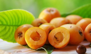 枇杷剥皮怎么放的久（煮枇杷用剥皮吗）