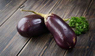 茄子是去皮好还是不去皮好（茄子去皮好还是不去皮好吃）
