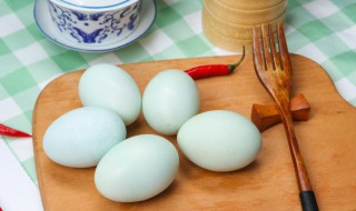 排骨汤里可以放鸭蛋吗(鸭肉汤可以放鸡蛋吗)