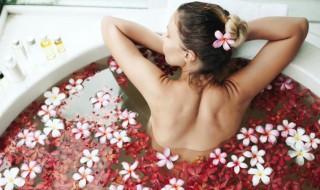 空腹泡温泉好还是饭后泡温泉好 泡温泉是空腹好还是吃饱饭后泡好