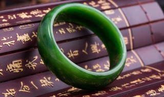 福禄寿翡翠手镯价格(翡翠福禄寿手链价格)