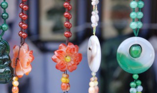 翡翠玉吊坠价格 翡翠玉吊坠价格图片