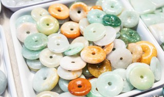 翡翠种类排名（翡翠分别有哪些品种排排行）