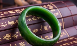 翡翠手镯上有黄点 翡翠手镯上有黄点代表什么