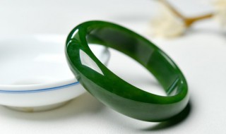 翡翠手镯多少钱（翡翠手镯价位）