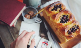 夏天面包要放冰箱保存吗 夏天面包需要放冰箱保鲜吗