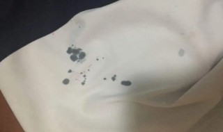 衣服上弄上墨水怎么洗干净 衣服弄上墨水该怎么洗