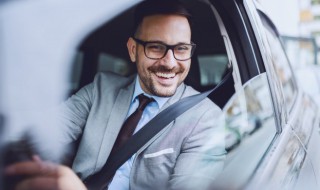 教你汽车后视镜正确调整方法（车辆后视镜调整的方法）