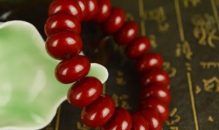 红色蜜蜡怎么辨别真假（怎么辨别蜜蜡的真假?）