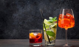 自酿葡萄酒加糖的作用是什么（酿葡萄酒放糖的作用）