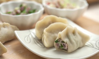 带饺子用饭盒怎么不粘（饺子装饭盒怎么能不粘）