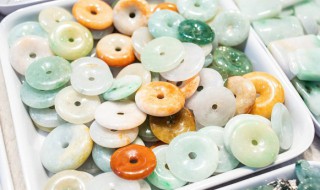 翡翠种类的高低排行榜(翡翠最高品种)