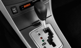 自动挡车正确倒车方法（自动挡怎么倒车操作方法）