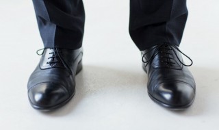 皮鞋正确清洗方法（皮鞋内部如何清洗）