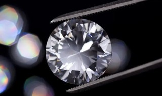 莫桑石和钻石最大的区别 莫桑石和钻石有啥区别