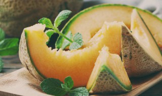 哈密瓜可以和牛奶榨汁吗(哈密瓜能加牛奶榨汁吗)