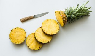 菠萝牛奶能一起榨汁吗 菠萝可以跟牛奶一起榨汁吗