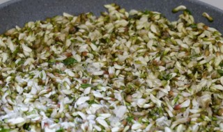 焯水冷冻的槐花怎么吃 槐花冻冰箱需要焯水吗