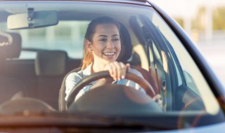 夏天开车要注意哪些事项（夏天开车的注意事项）