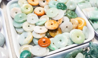 翡翠怎样识别（翡翠怎样识别好坏）