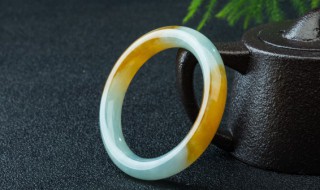 翡翠飘黄值钱吗（飘花翡翠带点黄翡好不好）