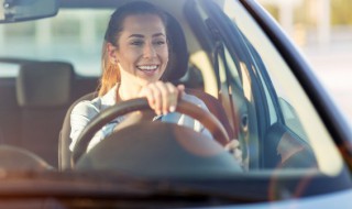 行驶证什么时候换一次 行驶证什么时候换一次 需要多少钱