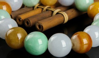 男士能戴翡翠手串吗（男士能戴玛瑙手串吗）