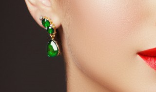 云南翡翠手镯真假（云南翡翠手镯怎样辨别真假）