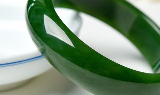 翡翠档次分类（翡翠中什么品种最为高档）