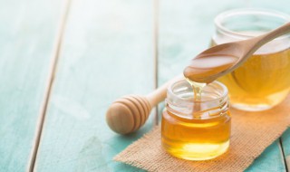 晚上喝蜂蜜水能减肥吗（减肥晚上可以喝蜂蜜水么）