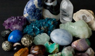 翡翠各场口原石特征 翡翠原石场口及品种