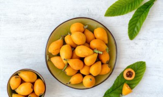 枇杷怎么剥皮快（枇杷的剥皮快速方法）