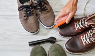 磨砂皮鞋子怎么打理（磨砂皮面的鞋子怎么打理）