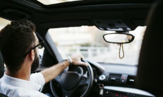 学车时如何正确启动发动机 学车的启动步骤