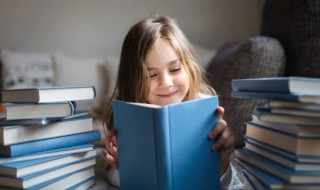 自己多读书的格言警句（多读书读好书的名言警句）