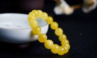 蜜蜡内裂和外裂的区别（有内裂的蜜蜡还有价值吗）