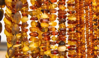 肉眼怎样辨别真假蜜蜡（真假蜜蜡怎么辨别）