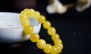 藏蜡和蜜蜡区别（蜜蜡的区别）